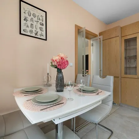 Modern With Parking And River View In By Renters * Βρότσλαβ