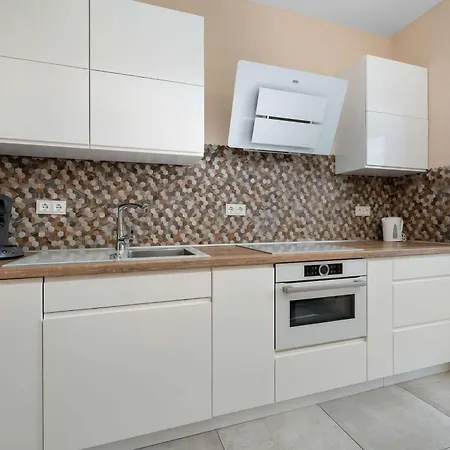 Διαμέρισμα Modern With Parking And River View In By Renters *
