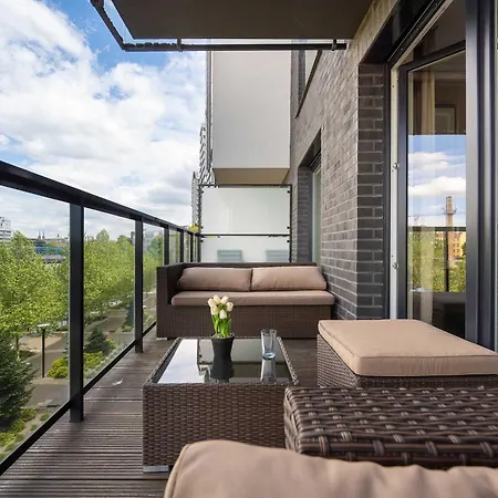 Διαμέρισμα Modern With Parking And River View In By Renters